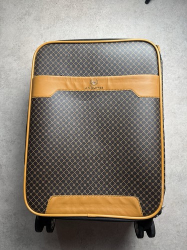 Medium size travel suitcase - medium,